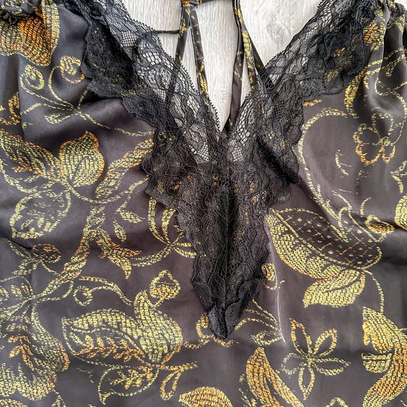 FREE PEOPLE Y2K Boho Butterfly Strappy Lace Detail Camisole Slip Vest Top NWT L - Picture 3 of 8